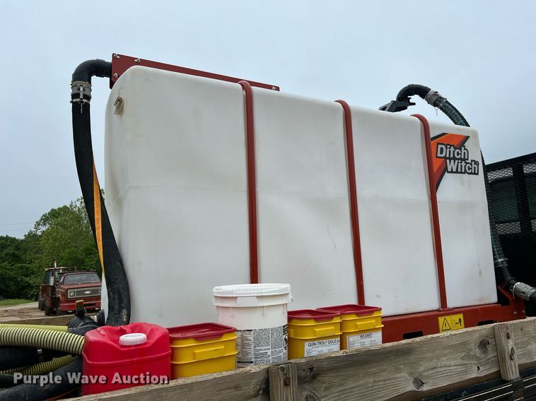 image for item LI9725 2008 Sterling Acterra  flatbed truck with fluid mixing system