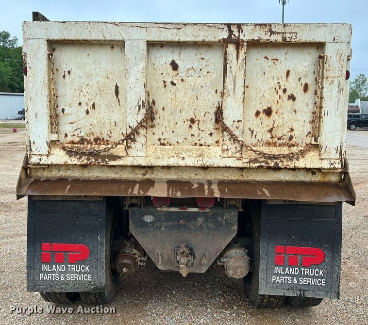 image for item LI9726 1991 Ford L8000  dump truck