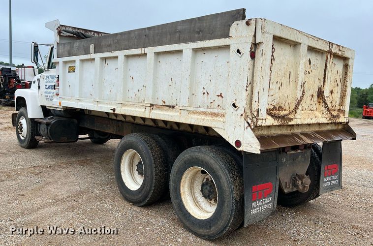 image for item LI9726 1991 Ford L8000  dump truck