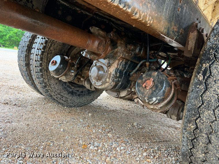 image for item LI9726 1991 Ford L8000  dump truck