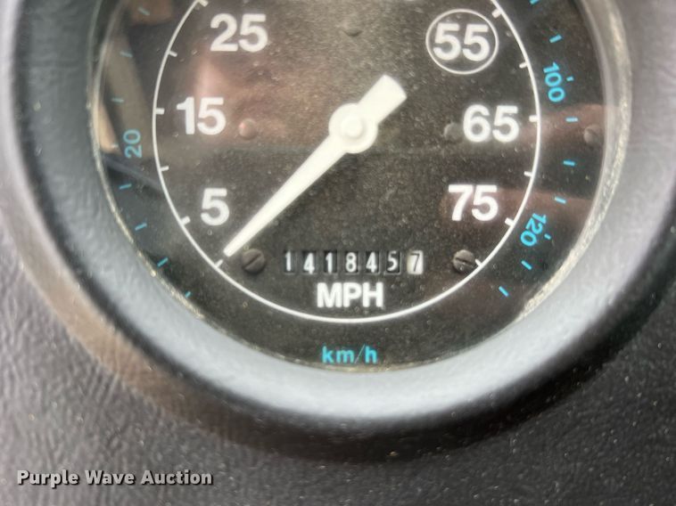 image for item LI9726 1991 Ford L8000  dump truck