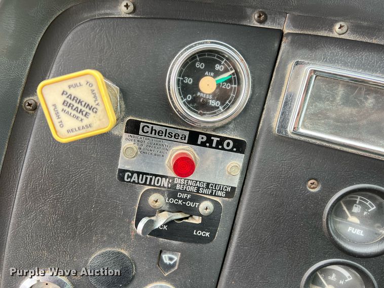 image for item LI9726 1991 Ford L8000  dump truck