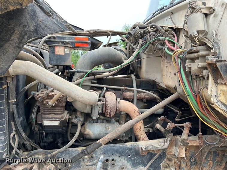 image for item LI9726 1991 Ford L8000  dump truck