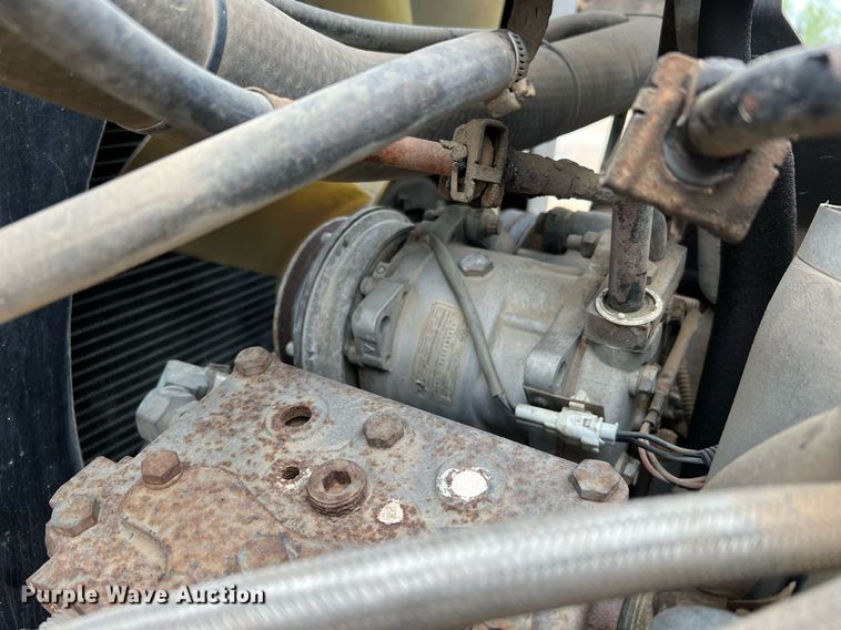 image for item LI9726 1991 Ford L8000  dump truck