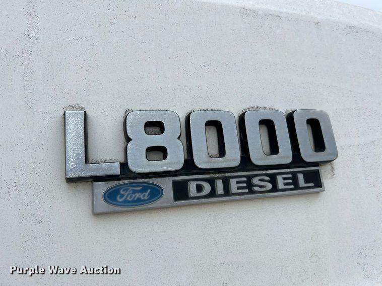 image for item LI9726 1991 Ford L8000  dump truck