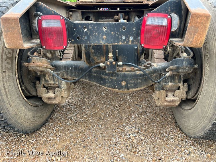 image for item LI9727 1994 Mack CH613  semi truck