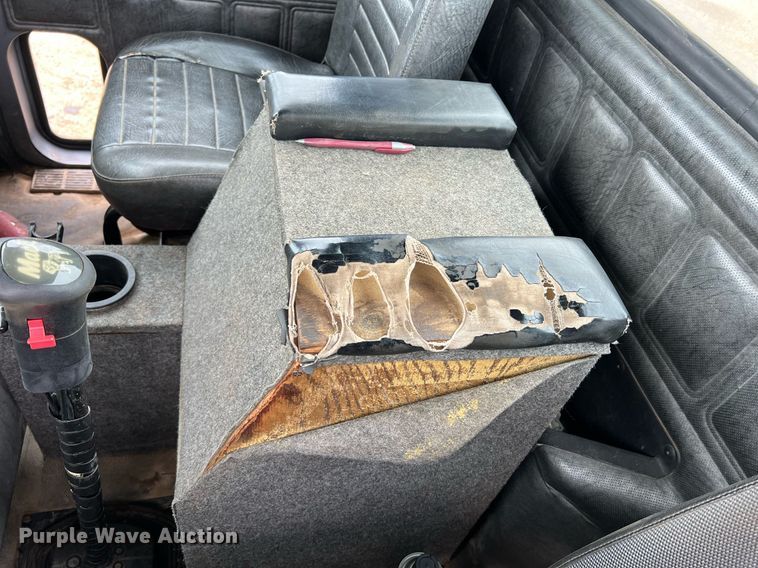 image for item LI9727 1994 Mack CH613  semi truck