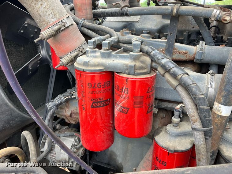 image for item LI9727 1994 Mack CH613  semi truck