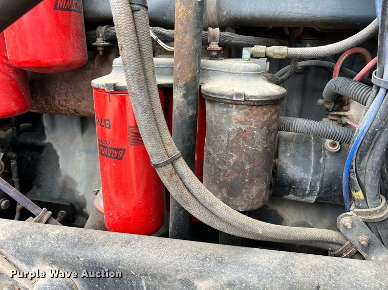 image for item LI9727 1994 Mack CH613  semi truck