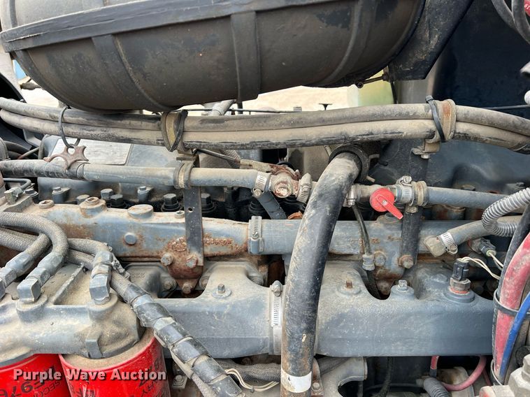 image for item LI9727 1994 Mack CH613  semi truck