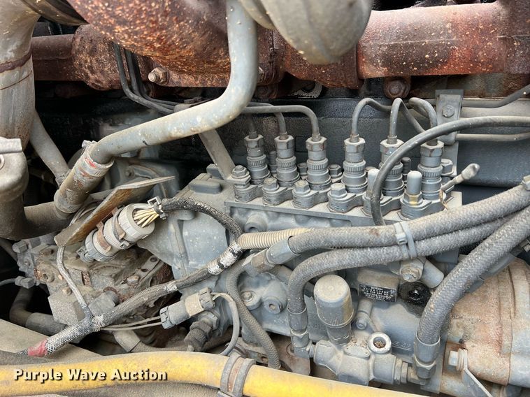 image for item LI9727 1994 Mack CH613  semi truck