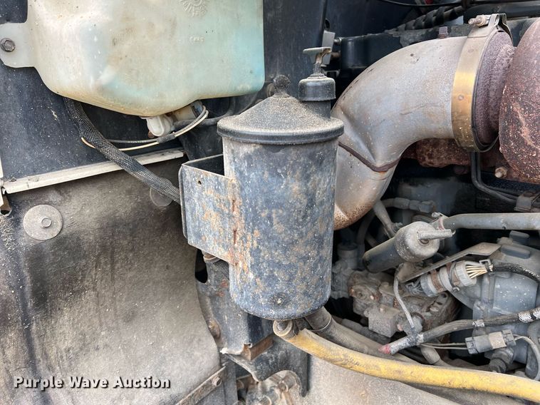 image for item LI9727 1994 Mack CH613  semi truck