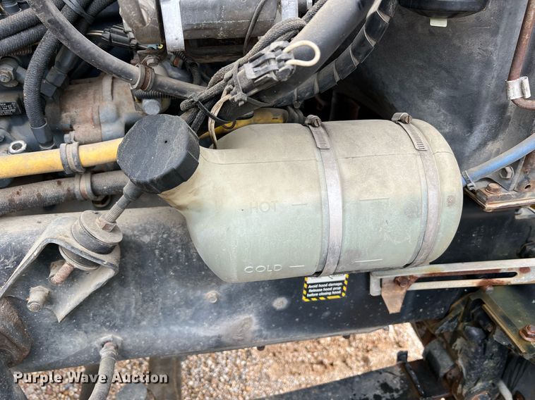 image for item LI9727 1994 Mack CH613  semi truck