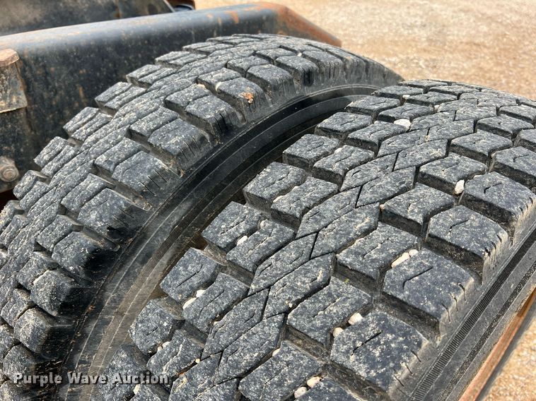 image for item LI9727 1994 Mack CH613  semi truck