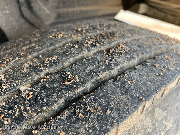 image for item LI9727 1994 Mack CH613  semi truck