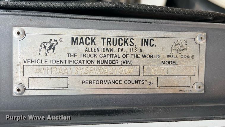 image for item LI9727 1994 Mack CH613  semi truck