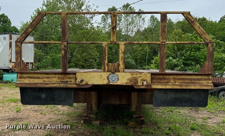 image for item LI9729 1990 Holden HLB43350  drop deck equipment trailer