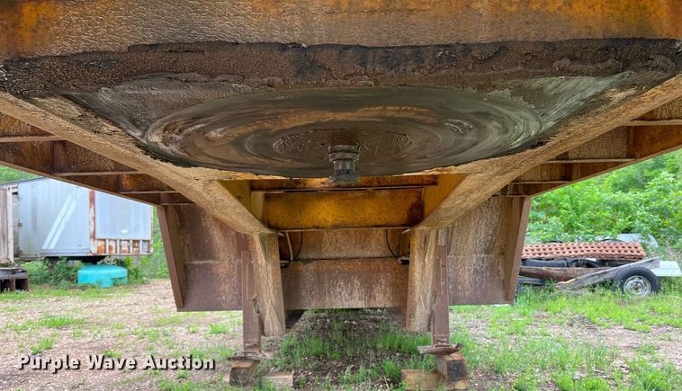 image for item LI9729 1990 Holden HLB43350  drop deck equipment trailer