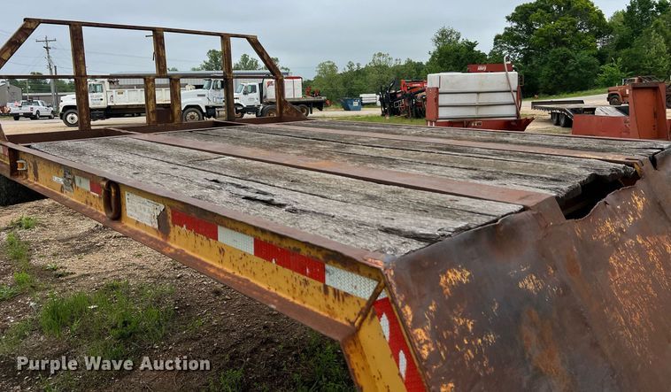 image for item LI9729 1990 Holden HLB43350  drop deck equipment trailer