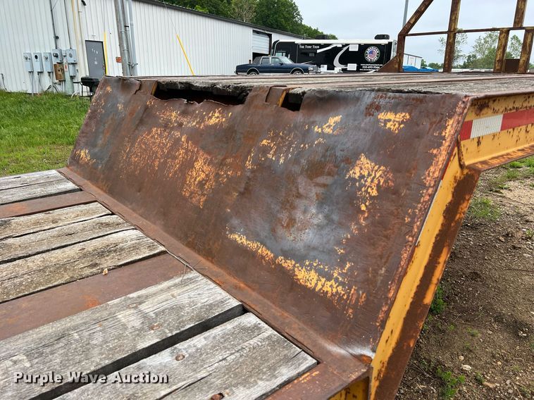 image for item LI9729 1990 Holden HLB43350  drop deck equipment trailer