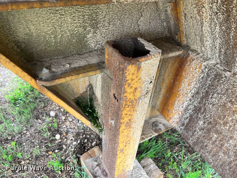 image for item LI9729 1990 Holden HLB43350  drop deck equipment trailer