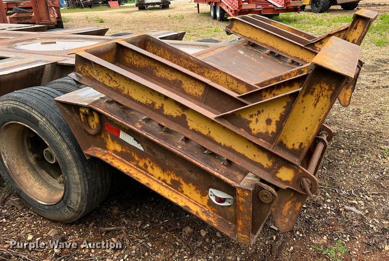 image for item LI9729 1990 Holden HLB43350  drop deck equipment trailer