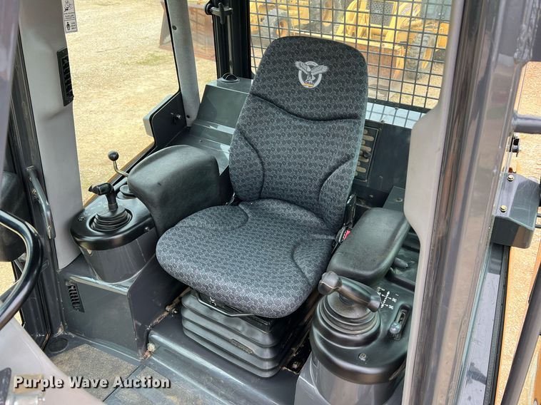 image for item LI9732 2020 Case 650M LT  dozer