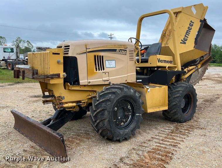 image for item LI9733 2006 Vermeer RT1250  rock saw