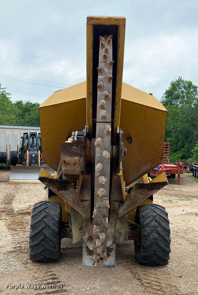 image for item LI9733 2006 Vermeer RT1250  rock saw