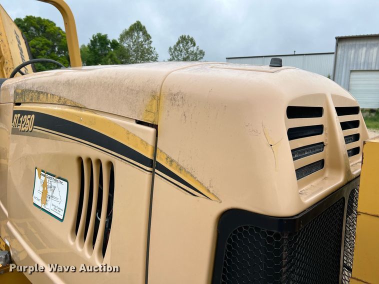 image for item LI9733 2006 Vermeer RT1250  rock saw