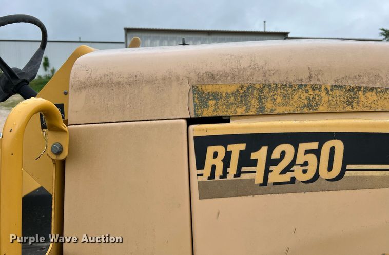 image for item LI9733 2006 Vermeer RT1250  rock saw