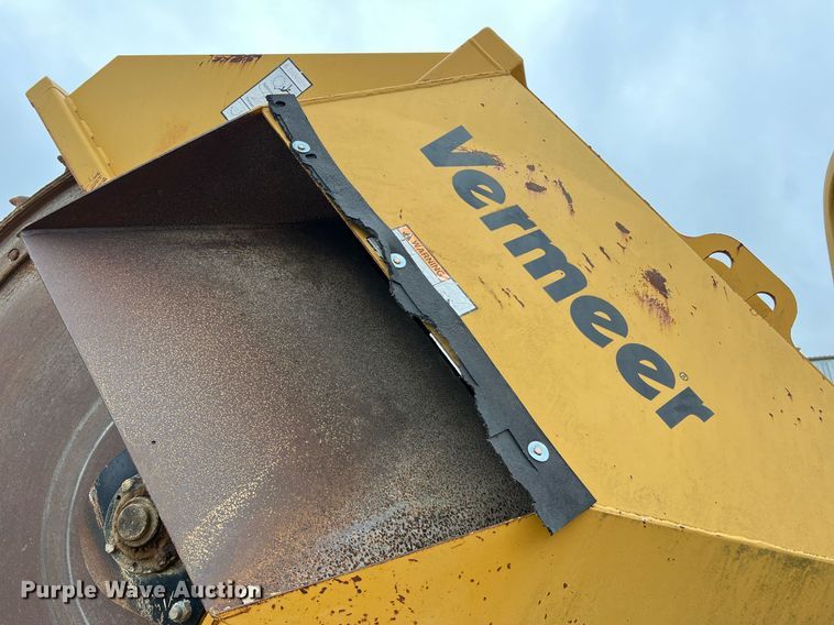 image for item LI9733 2006 Vermeer RT1250  rock saw