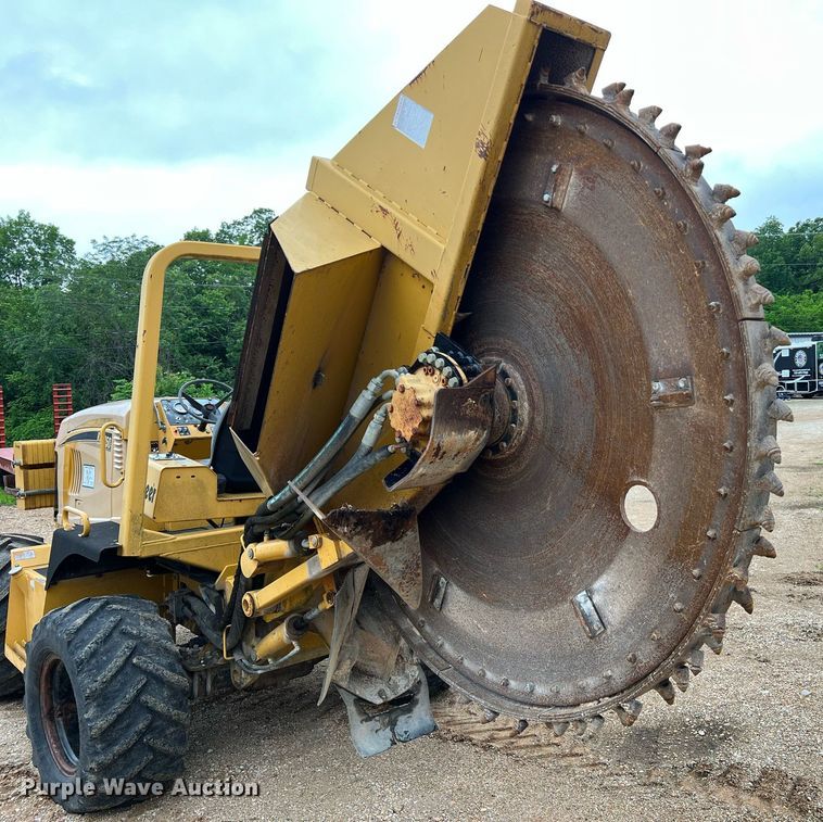 image for item LI9733 2006 Vermeer RT1250  rock saw