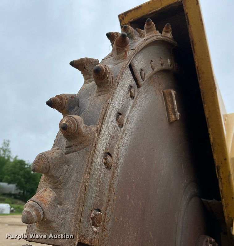 image for item LI9733 2006 Vermeer RT1250  rock saw