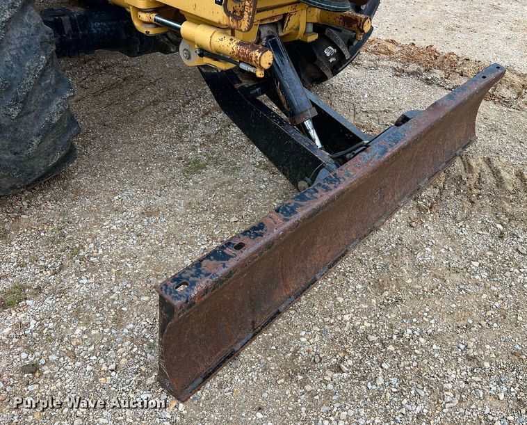 image for item LI9733 2006 Vermeer RT1250  rock saw