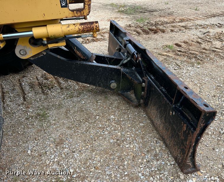 image for item LI9733 2006 Vermeer RT1250  rock saw