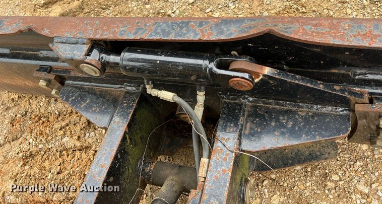 image for item LI9733 2006 Vermeer RT1250  rock saw