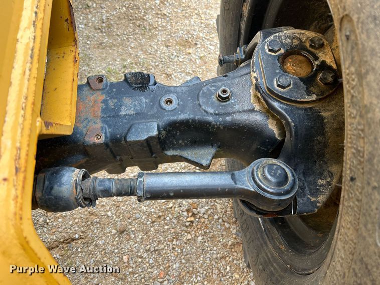 image for item LI9733 2006 Vermeer RT1250  rock saw