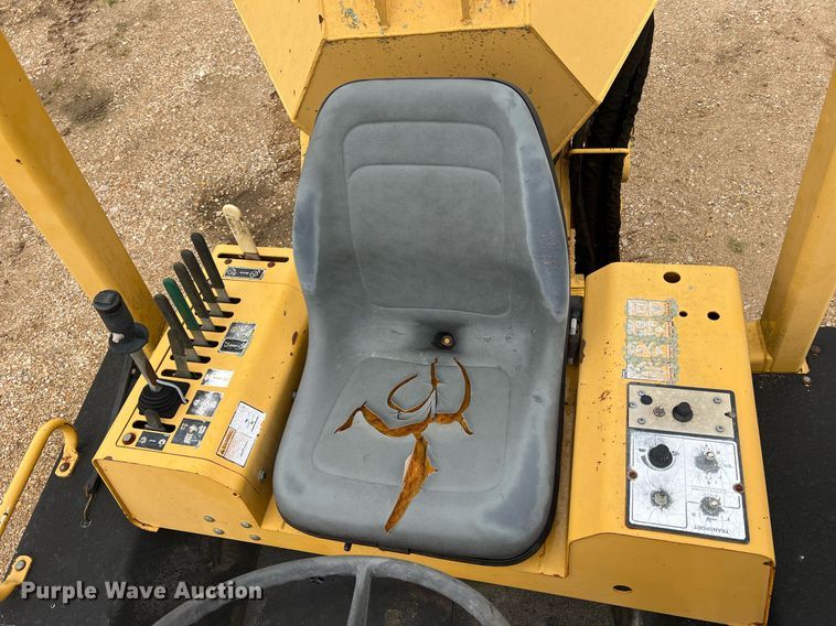 image for item LI9733 2006 Vermeer RT1250  rock saw