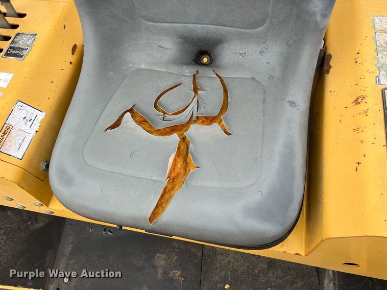 image for item LI9733 2006 Vermeer RT1250  rock saw