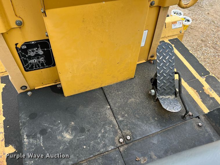 image for item LI9733 2006 Vermeer RT1250  rock saw