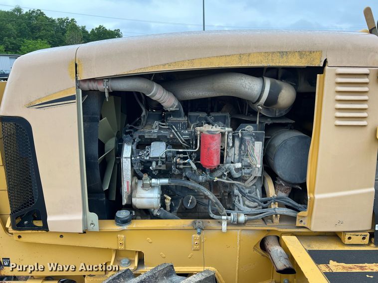 image for item LI9733 2006 Vermeer RT1250  rock saw