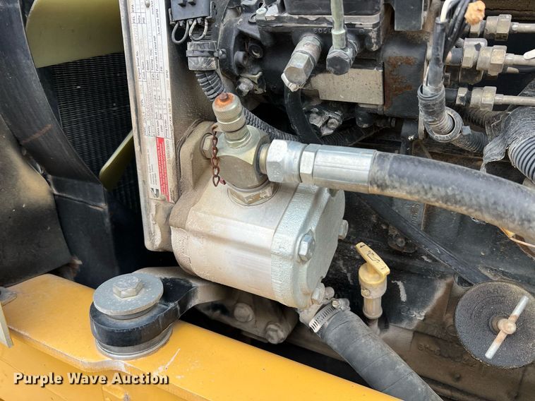 image for item LI9733 2006 Vermeer RT1250  rock saw