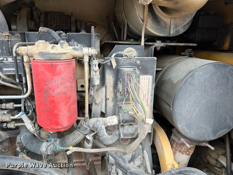 image for item LI9733 2006 Vermeer RT1250  rock saw