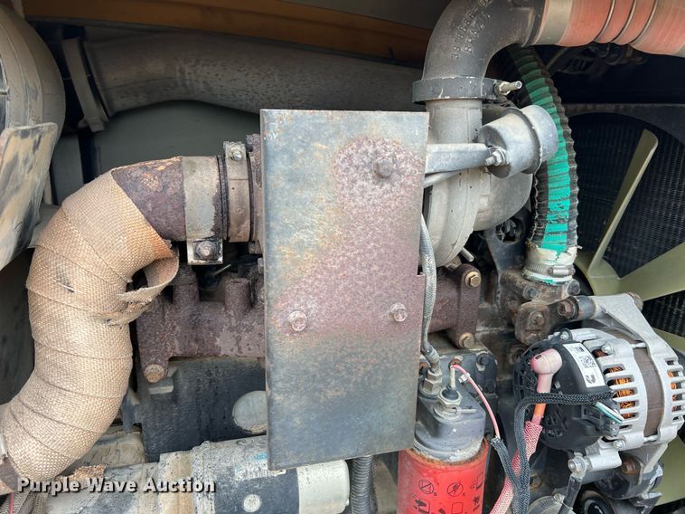 image for item LI9733 2006 Vermeer RT1250  rock saw