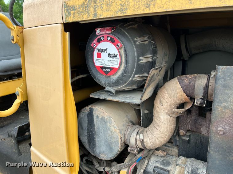 image for item LI9733 2006 Vermeer RT1250  rock saw