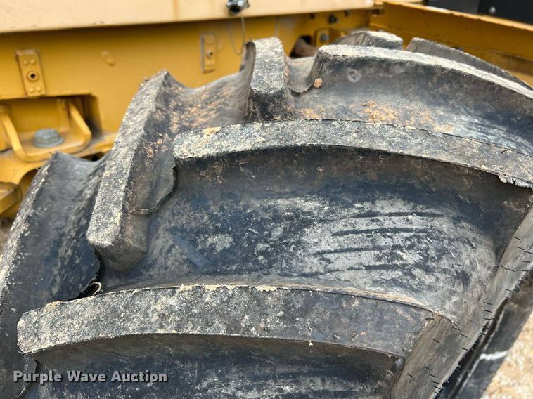 image for item LI9733 2006 Vermeer RT1250  rock saw