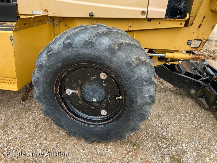 image for item LI9733 2006 Vermeer RT1250  rock saw