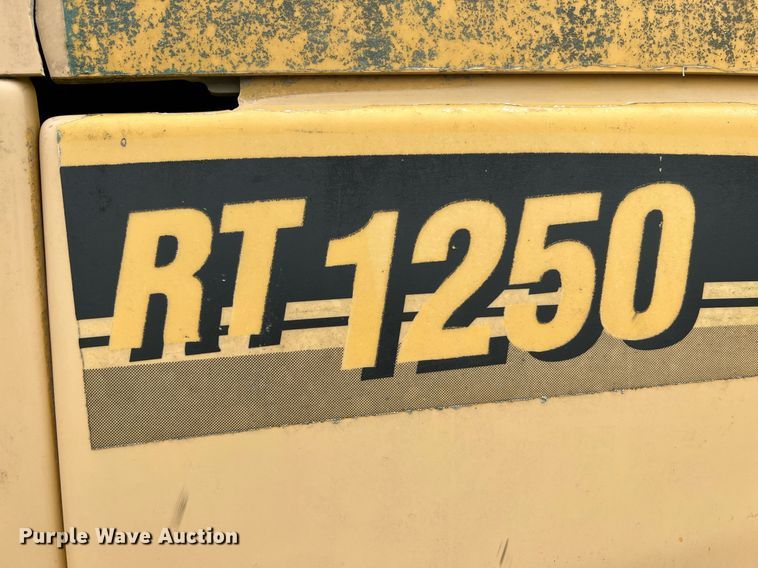 image for item LI9733 2006 Vermeer RT1250  rock saw