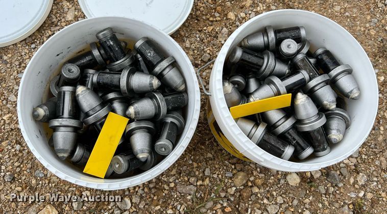 image for item LI9733 2006 Vermeer RT1250  rock saw